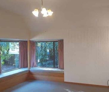 A Home With Character - Photo 2