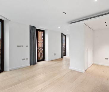 Refined Georgian Duplex with Private Terraces on Montagu Square - Photo 2