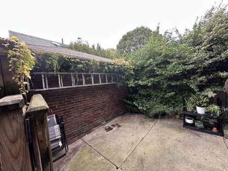 For Lease - 44 HILLSIDE Avenue Unit# Basement, Toronto, Ontario - Photo 3