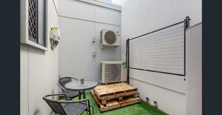 Modern Townhouse Living in the Heart of Ripley – Low Maintenance & High Convenience - Photo 2