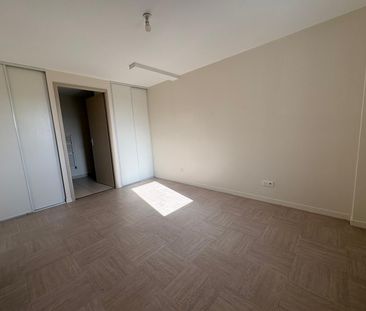 Location Maison 4 pièces 80m² LA VILLE AUX DAMES 37700 - Photo 2