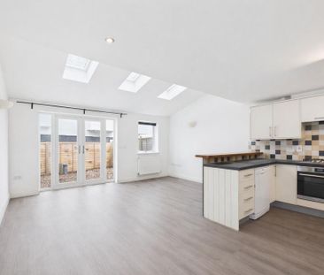 3 bedroom terraced house to rent - Photo 5