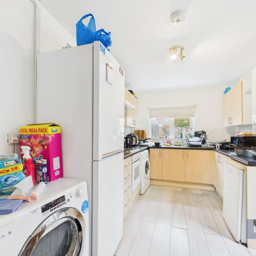 5 bedroom House To Let - Photo 1