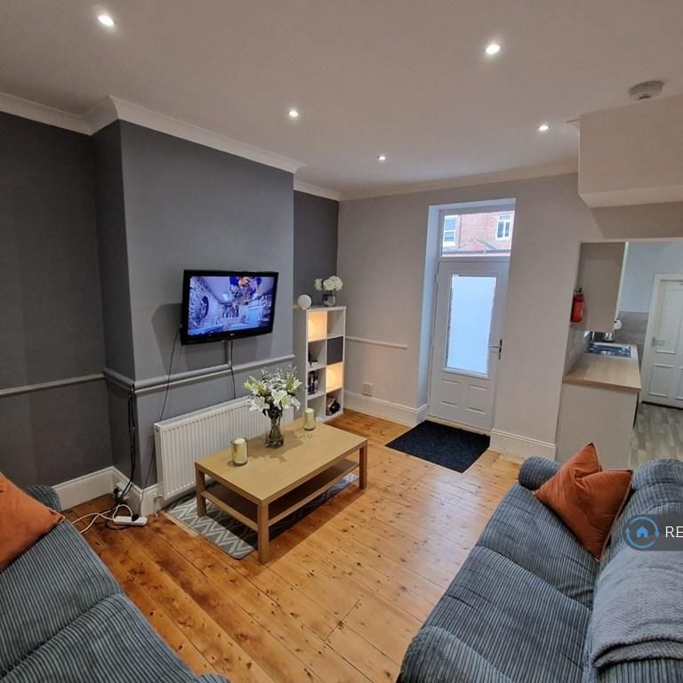 5 bedroom terraced house to rent - Photo 1