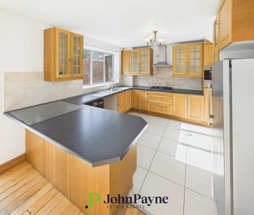 3 bedroom semi-detached house to rent - Photo 6
