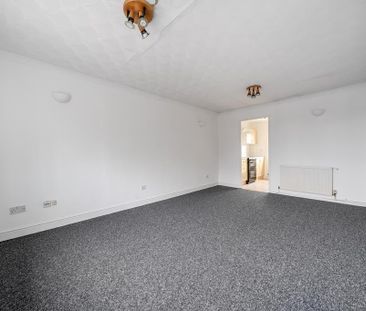 2 bedroom maisonette to rent - Photo 3