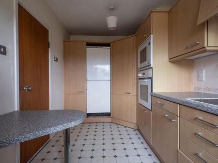 2 bedroom apartment to rent - Photo 5