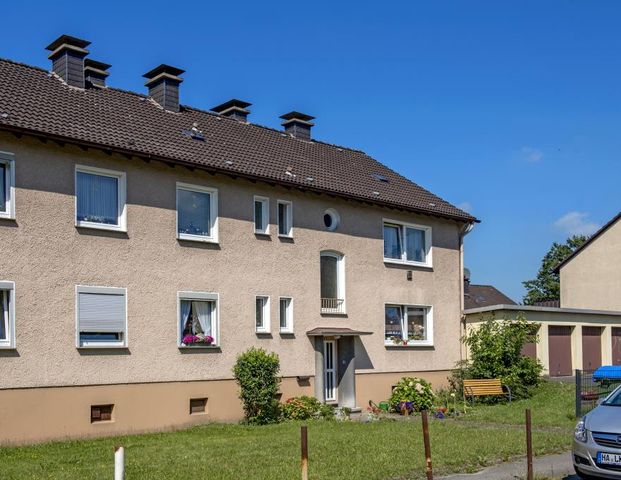 Schöne 3-Zimmer-Wohnung im 1. Obergeschoß in Hagen Vorhalle! - Photo 1