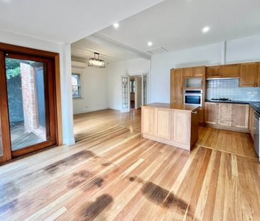 16 Jenner Parade, Hamilton South - Photo 2