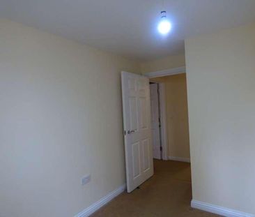 Beeston Court, Laindon, Basildon, SS15 - Photo 3