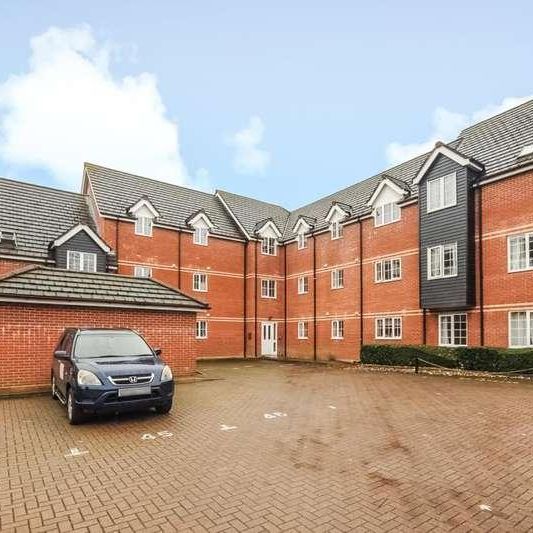 Newbury, Berkshire, RG14 - Photo 1