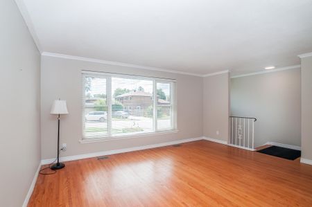 For Lease - 92 Fortrose Crescent, Toronto, Ontario - Photo 3