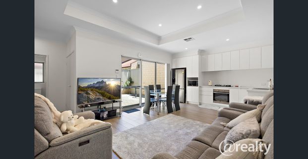 Lovely Modern House in great Location! - Photo 1