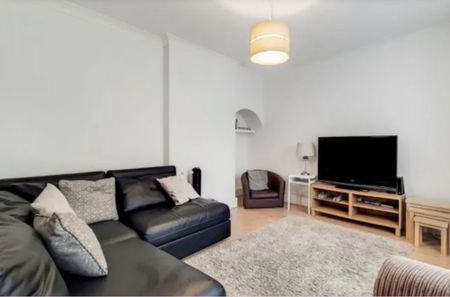 4 Bed Terraced House, Blanchedowne, SE5 - Photo 2