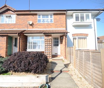 2 bedroom terraced to rent - Photo 2