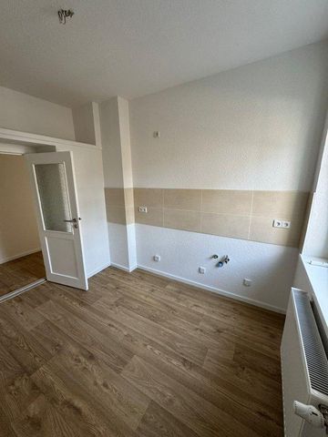 Frisch sanierte 2-Zimmer-Wohnung mit Balkon in zentraler Lage von Eberswalde - Photo 2