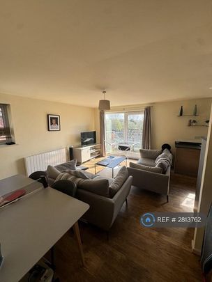 2 bedroom flat to rent - Photo 1
