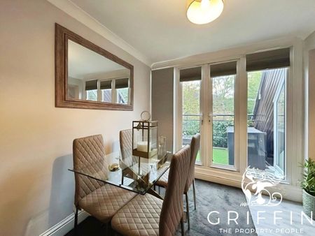 Woodstock Crescent, Laindon, Basildon, SS15 - Photo 3