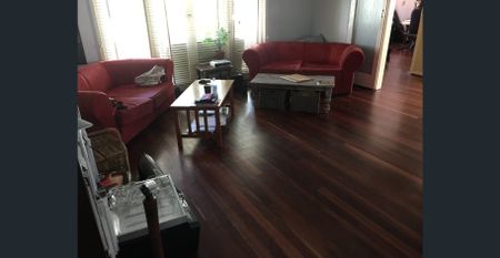 Spacious 3-Bed + Study | Excellent Location | $675/week - Photo 4