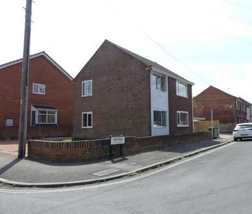 2 bedroom maisonette to rent - Photo 5