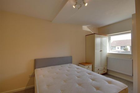 1 bedroom in a house share to rent - Photo 4