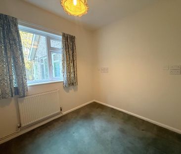 3 bedroom detached bungalow to rent - Photo 5