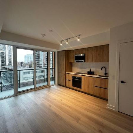 Brand-New 1-Bed, 1-Bath (Broadway Ave) - Photo 3