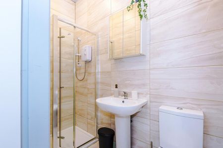 3 bedroom terraced house to rent - Photo 5