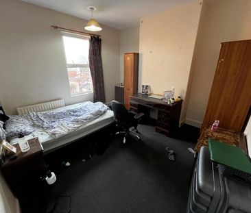 4 bedroom terraced house to rent - Photo 1