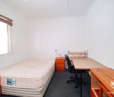 Only one Bedrooms left, walk to UQ - Photo 4