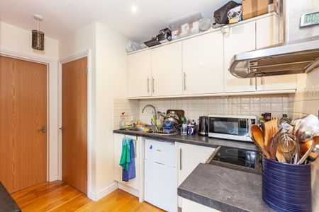 1 bedroom apartment to rent - Photo 4