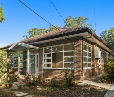 Spacious Single-Level Living on an Expansive Block - Photo 1