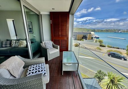 Two-Bedroom Waterfront Apartment - Photo 3