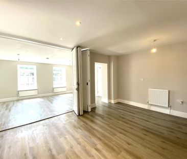 Queen Anne House, Bagshot, Surrey, GU19 - Photo 4