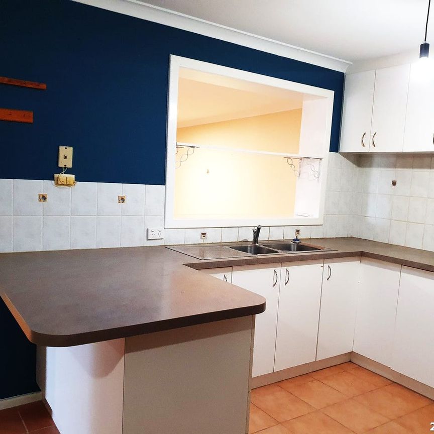 *** BIG LIVING AREA + NEAR SCHOOL, BUS, SHOPS *** - Photo 1