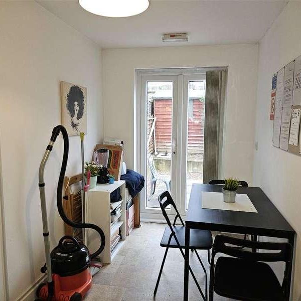 Alpine Street, Reading, Berkshire, RG1 - Photo 1