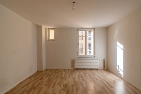 Zentrale 2.5 Zimmer-Wohnung Wohnung Nähe Uni/Bahnhof/Stadtzentrum - Photo 2