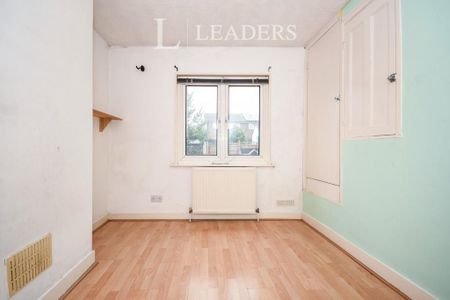 2 bedroom terraced house to rent - Photo 2