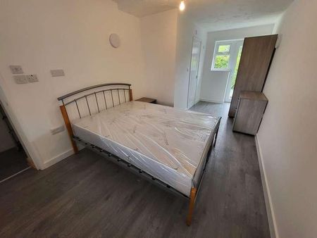 Mackworth Street, Hulme, Manchester, M15 - Photo 2