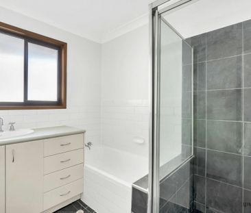 Modern Duplex In Quiet Cul-de-sac - Photo 2