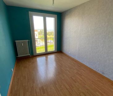 Location Appartement 4 pièces 90m² ST JEAN BONNEFONDS 42650 - Photo 2