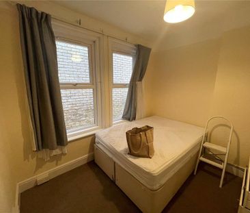 5 bedroom detached house to rent - Photo 2