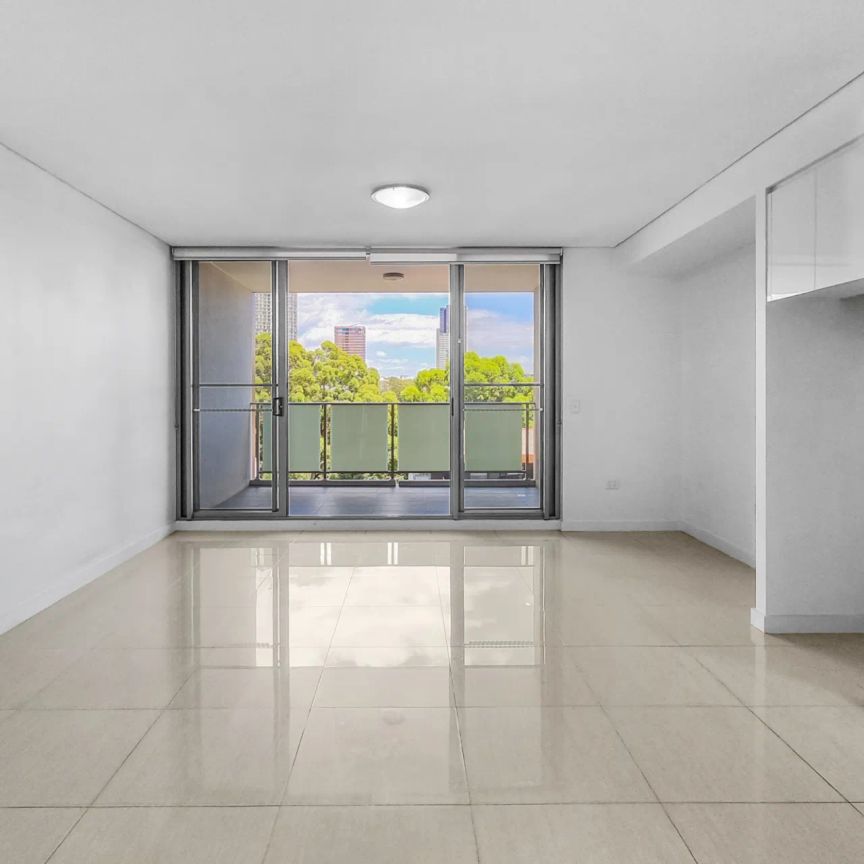 CONTEMPORARY RIVERBANK LIVING, 2 BEDROOM APARTMENT PLUS STUDY NOOK AND PARRAMATTA CBD VIEWS - Photo 1