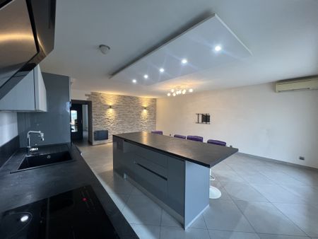 Location Appartement 3 pièces 75m² ST LAURENT DU VAR 06700 - Photo 2