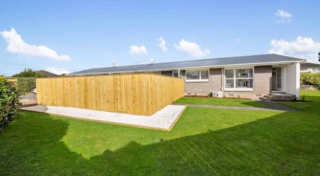 2 Bed 1 Bath in Papatoetoe - Photo 4
