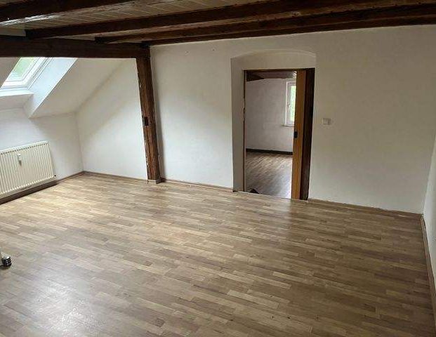 Helle 2,5-Zimmer-Dachgeschosswohnung mit Gartenmitbenutzung in Feilitzsch? zu mieten - Photo 1