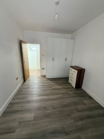 2 Bed Terraced House, Florence Street, E16 - Photo 5