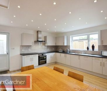 Vicarage Avenue, Sawston - Photo 1
