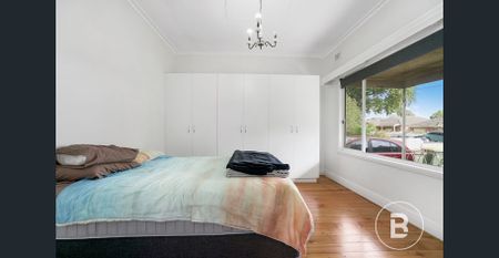 NEAT AND TIDY TWO BEDROOM HOME IN CENTRAL LOCATION - Photo 2