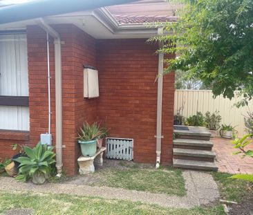 Two Bedroom Townhouse &excl; - Photo 1